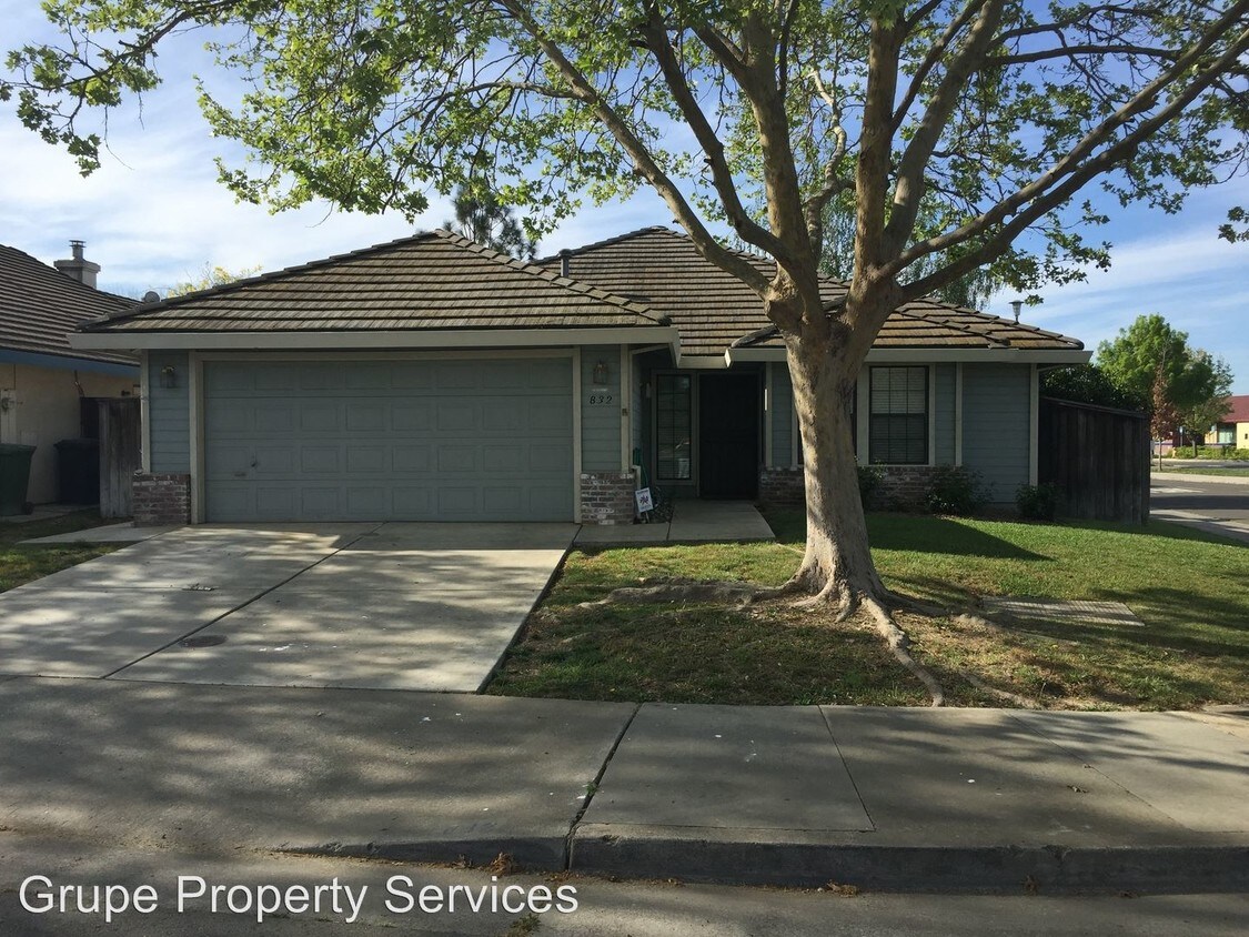 Foto principal - 832 Lake Canyon Ave