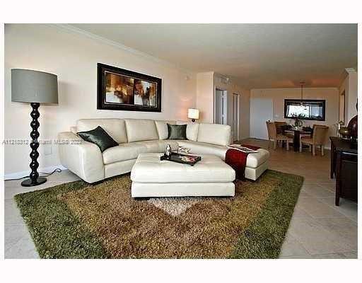 Building Photo - 5600 Collins Ave