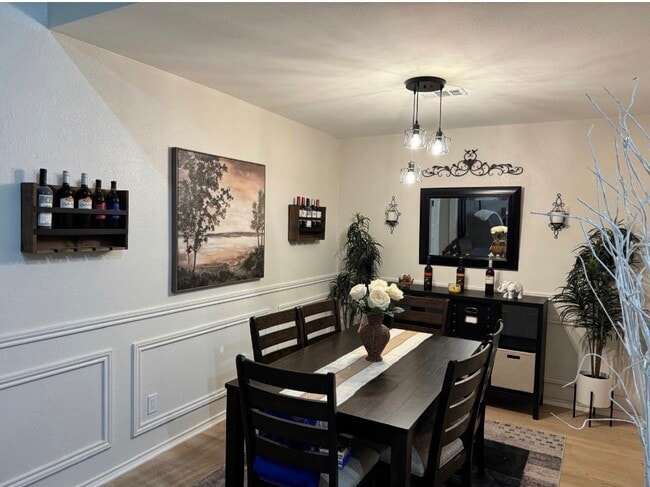 Building Photo - 1603 Brentwood Dr