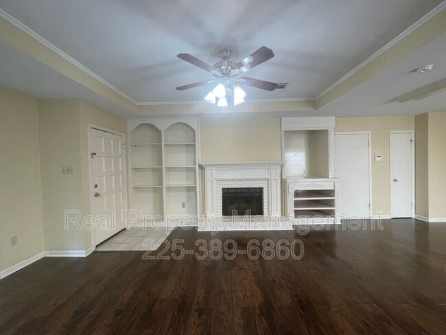 Building Photo - 9147 Fox Run Ave
