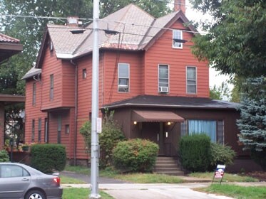 Primary Photo - 328 W 10th St