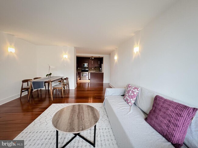 Foto del edificio - 1325 18th St NW