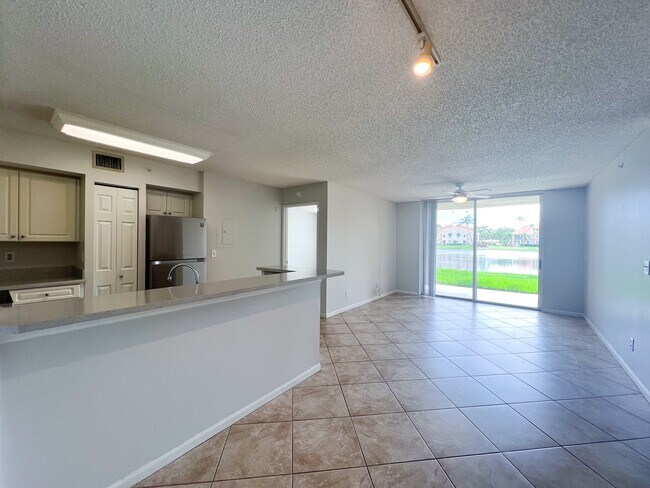 Foto del edificio - 1265 Wildwood Lakes Blvd
