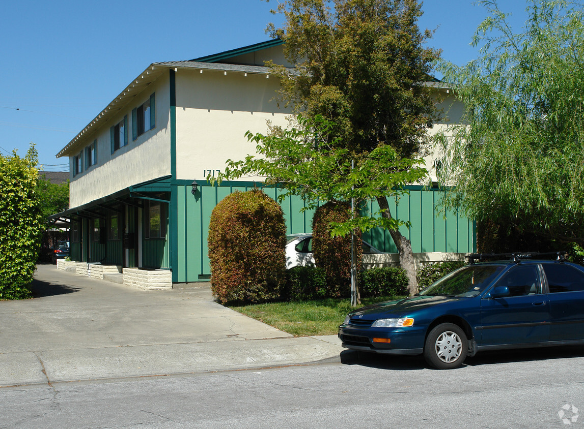 Building Photo - 1717 Noranda Dr