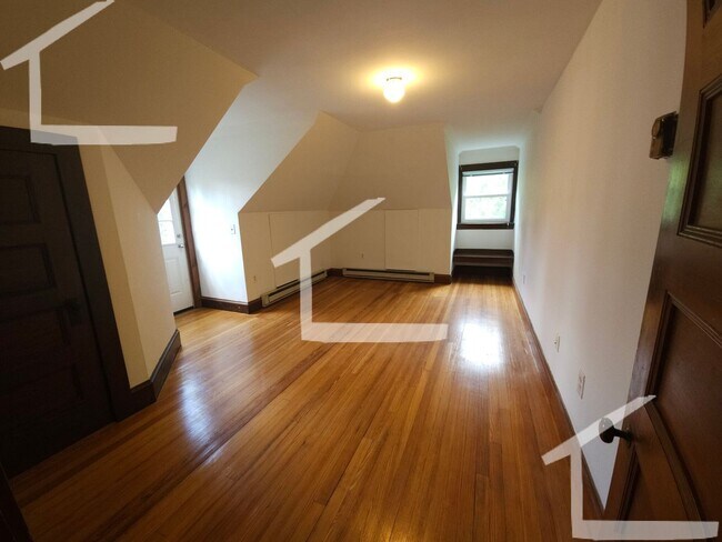 Building Photo - 24 Greenough St