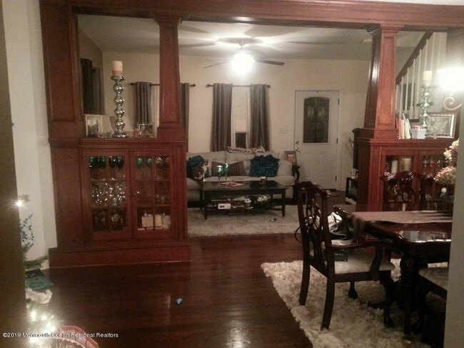 Foto del edificio - 526 Wayside Rd