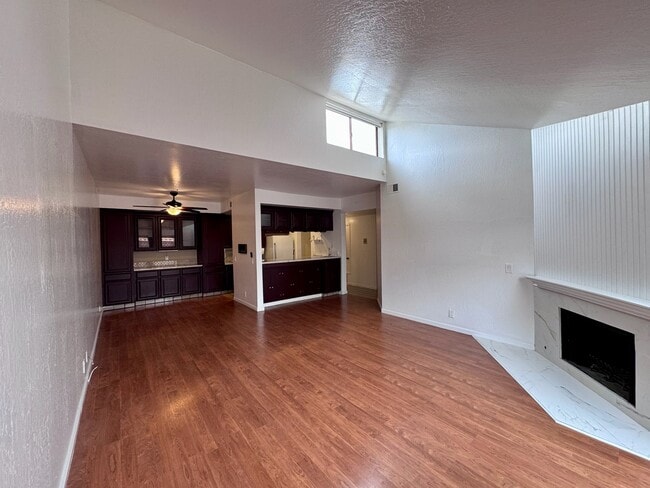 Sala de estar - 25912 Hayward Blvd