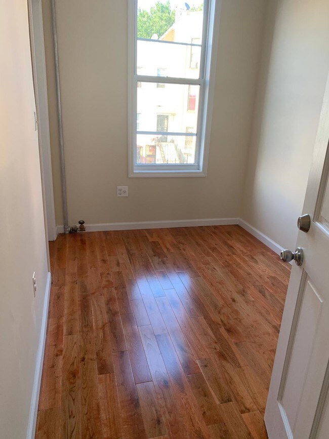 3rd Bedroom - 342 49th St