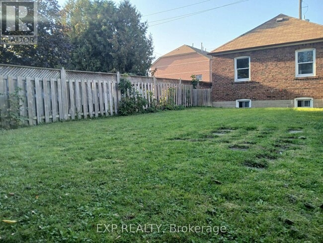 Building Photo - 861 Cosburn Ave.