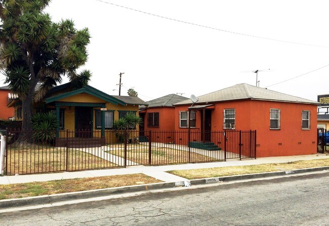 Foto del edificio - 1301 W 101st St