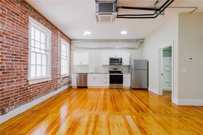 Building Photo - 306 W Wisconsin Ave