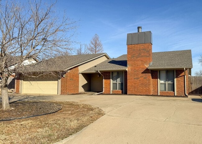 Building Photo - 3 Bed Available Now!