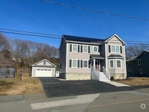 Building Photo - 39 Circle Hill Rd