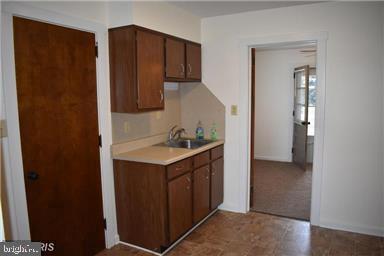Building Photo - 922 Stouffer Ave