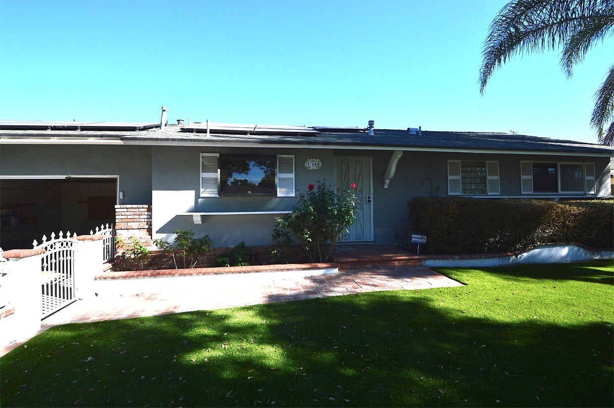 Primary Photo - 11464 Jane Way