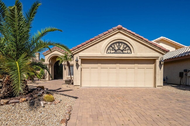 Foto del edificio - 4725 N Brookview Terrace