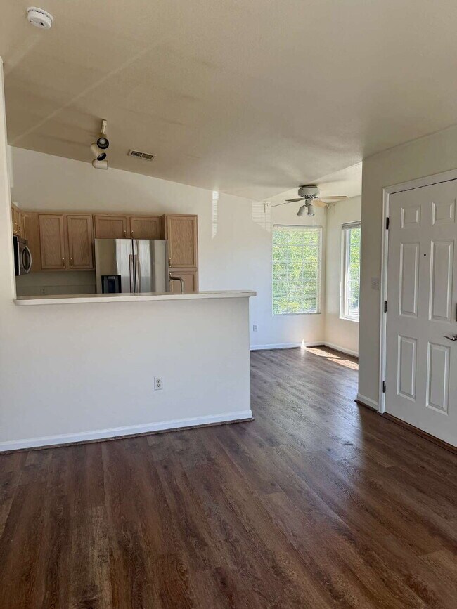 Foto del edificio - YOU WON'T WANT TO MISS OUT ON THIS CONDO!! 2 bed/ 2 bath Condo in Highlands Ranch!