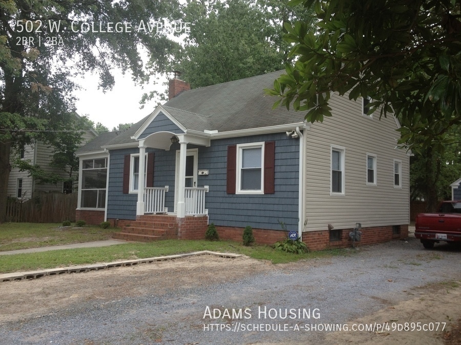 Primary Photo - 502 W College Ave