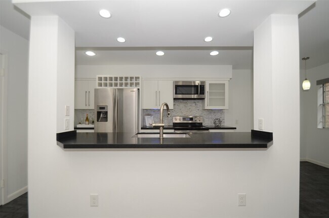 Foto del edificio - 5524 Beverly Hill St
