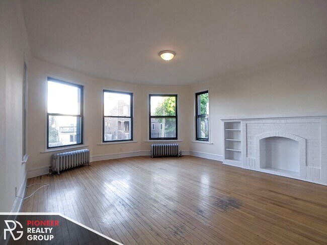 Building Photo - 2338 N Spaulding Ave