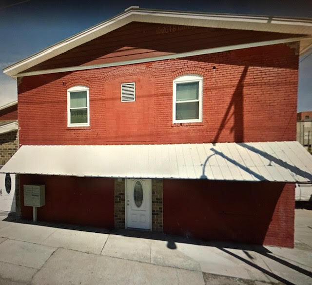 Primary Photo - 503 N Oak St