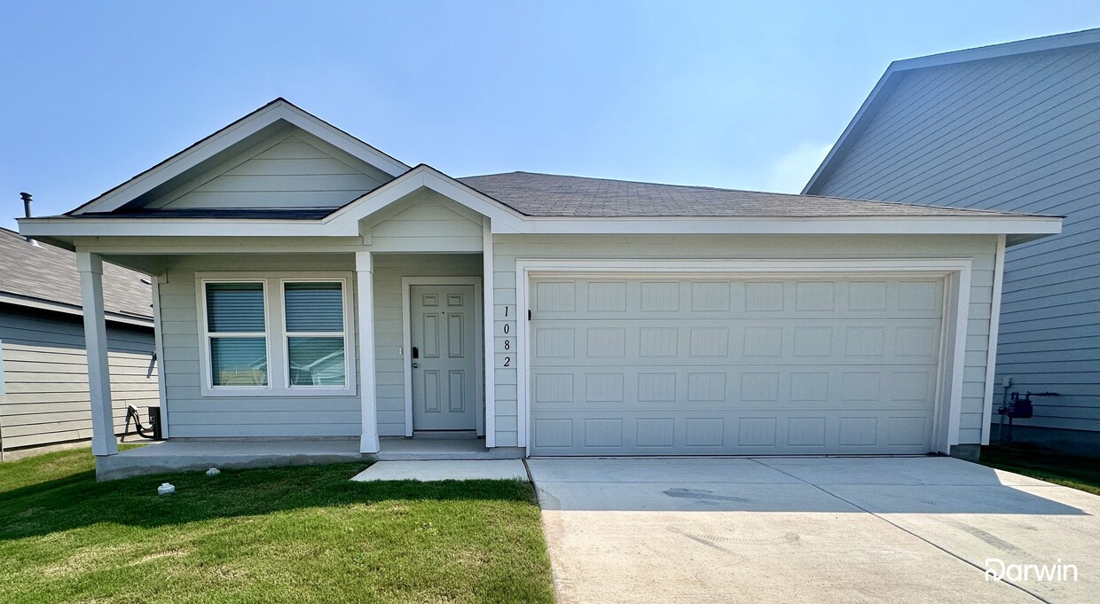 Primary Photo - 1082 Pardon Way, New Braunfels, TX 78130