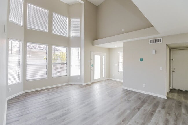 Foto del edificio - 5330 E Fairfield St