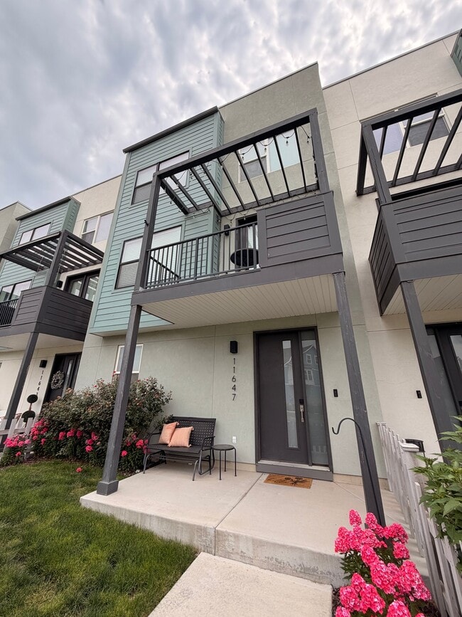 Photo - 11647 S Skyward Rd (South Jordan, UT) Townhome