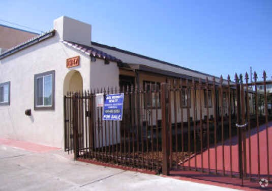 Building Photo - 1347 89th Ave