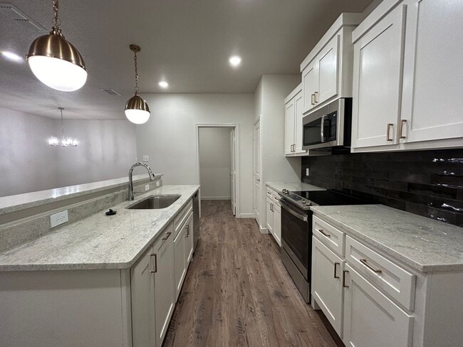 Foto del edificio - Luxury Townhome in Abbey Glen Community!