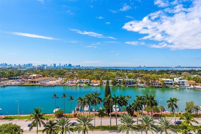 Foto del edificio - 5151 Collins Ave