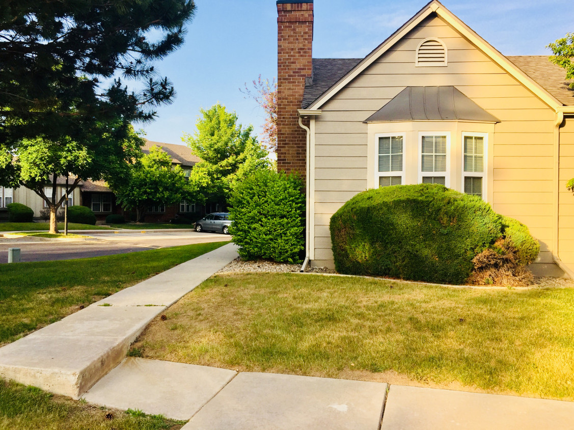 Primary Photo - 9652 A W Chatfield Ave