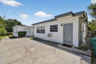 Building Photo - 1172 W 34th St