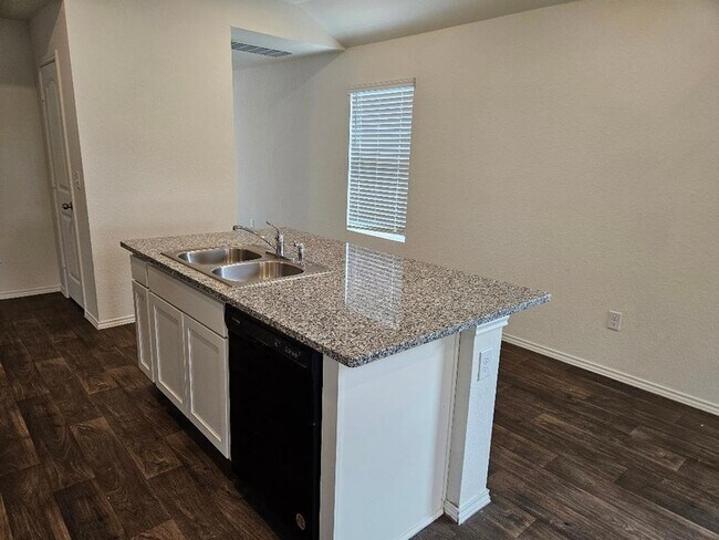 Foto del edificio - 19405 Bear Grass Dr