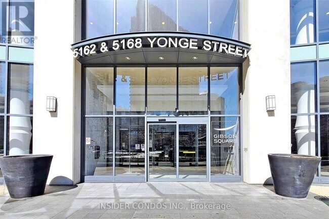 Photo du bâtiment - 5162 Yonge St