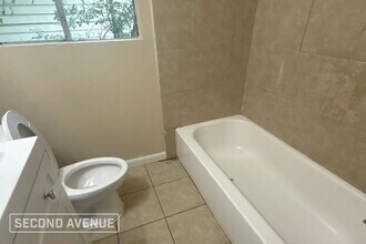 Foto del edificio - 9113 Oak Knoll Ln