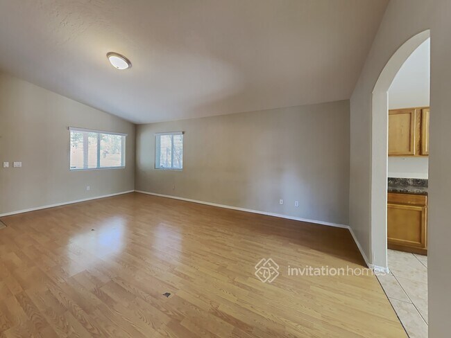 Building Photo - 9609 N 12th Ave
