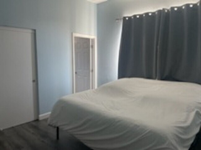 Foto del edificio - 1 bedroom unit in Encinitas - 800 sf detached guest house - all utilities included - pets considered