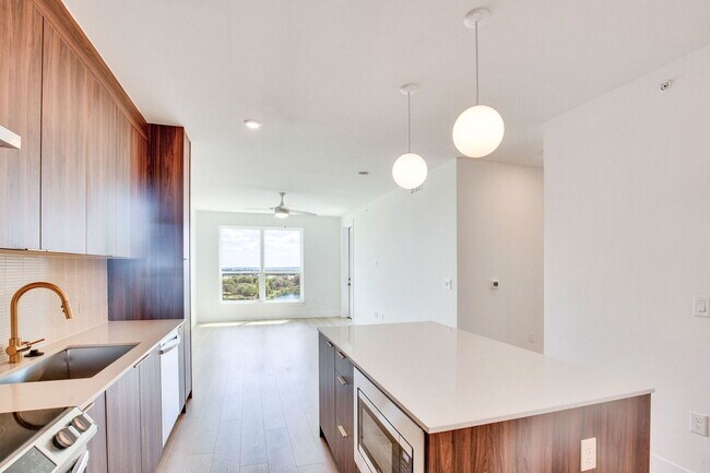 Building Photo - 1701 Simond Ave Ave