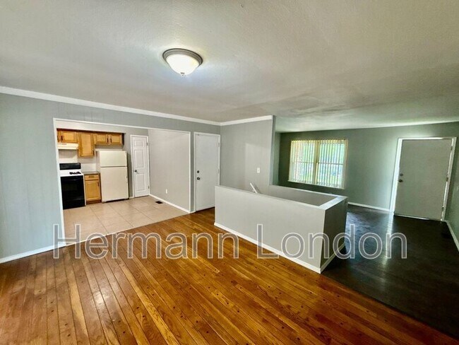 Building Photo - 617 Science Hill Dr