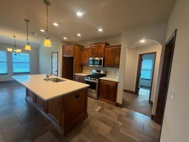 Foto del edificio - Spacious 4-Bedroom, 2-Bath Home with 2-Car Garage in Yukon!