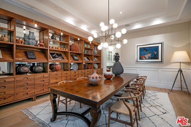 Building Photo - 2333 Mandeville Canyon Rd