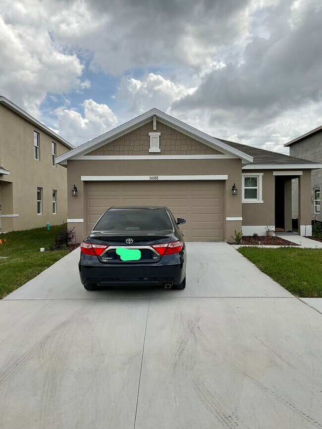 Building Photo - 34088 Jasper Stone Dr