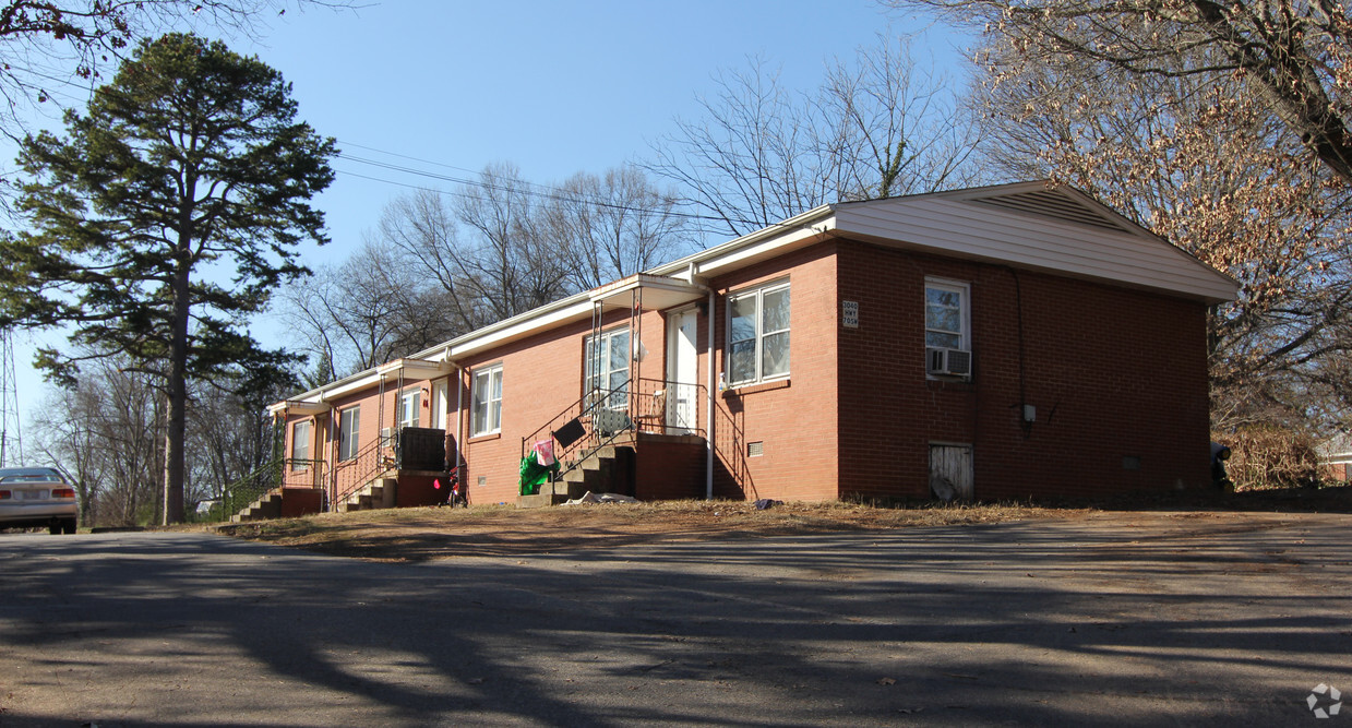 Building Photo - 3040 US Highway 70 SW