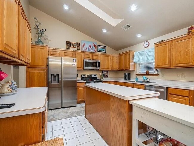 Building Photo - 136 Forest View Cir