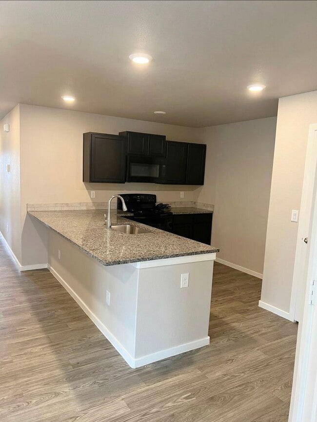 Building Photo - Bell Farms Townhouse