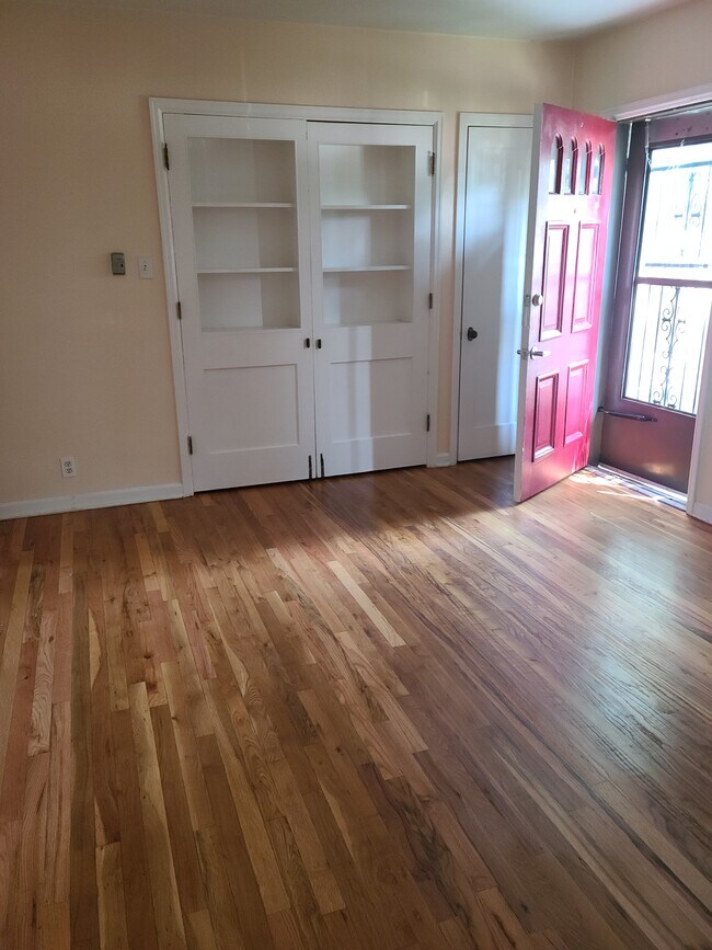 Foto del edificio - 936 E Benton St
