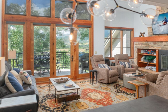 Foto del edificio - 100 Aspen Ridge Dr