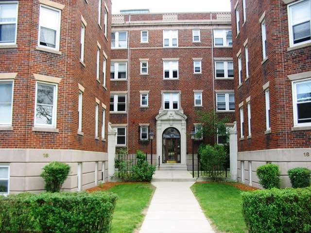 Building Photo - 18 Day St