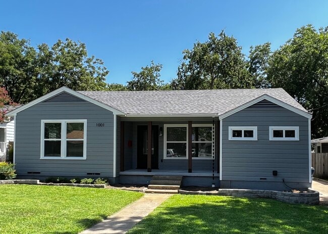 External view of home - 1001 Largent St